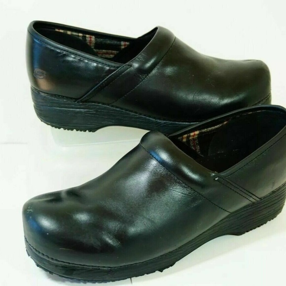 sketchers work clog